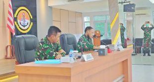 Foto pejabat Lantamal IV saat menyampaian pengarahan acara pembukaan Taklimat Awal di Mako Lantamal IV